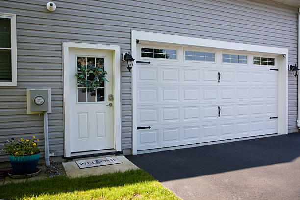 24/7 Emergency Garage Door Panel Replacement experts in Lake Katrine, NY